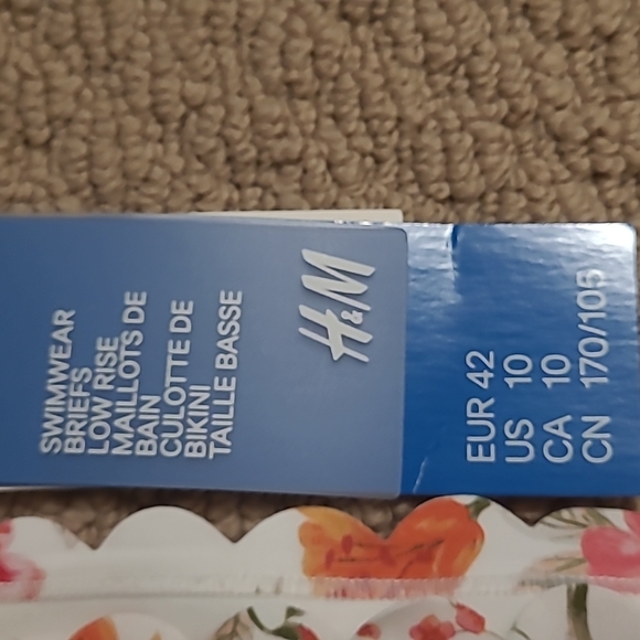 NWT BIKINI BOTTOM - Picture 3 of 3